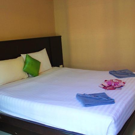Hollywood Inn Hotel Patong Esterno foto