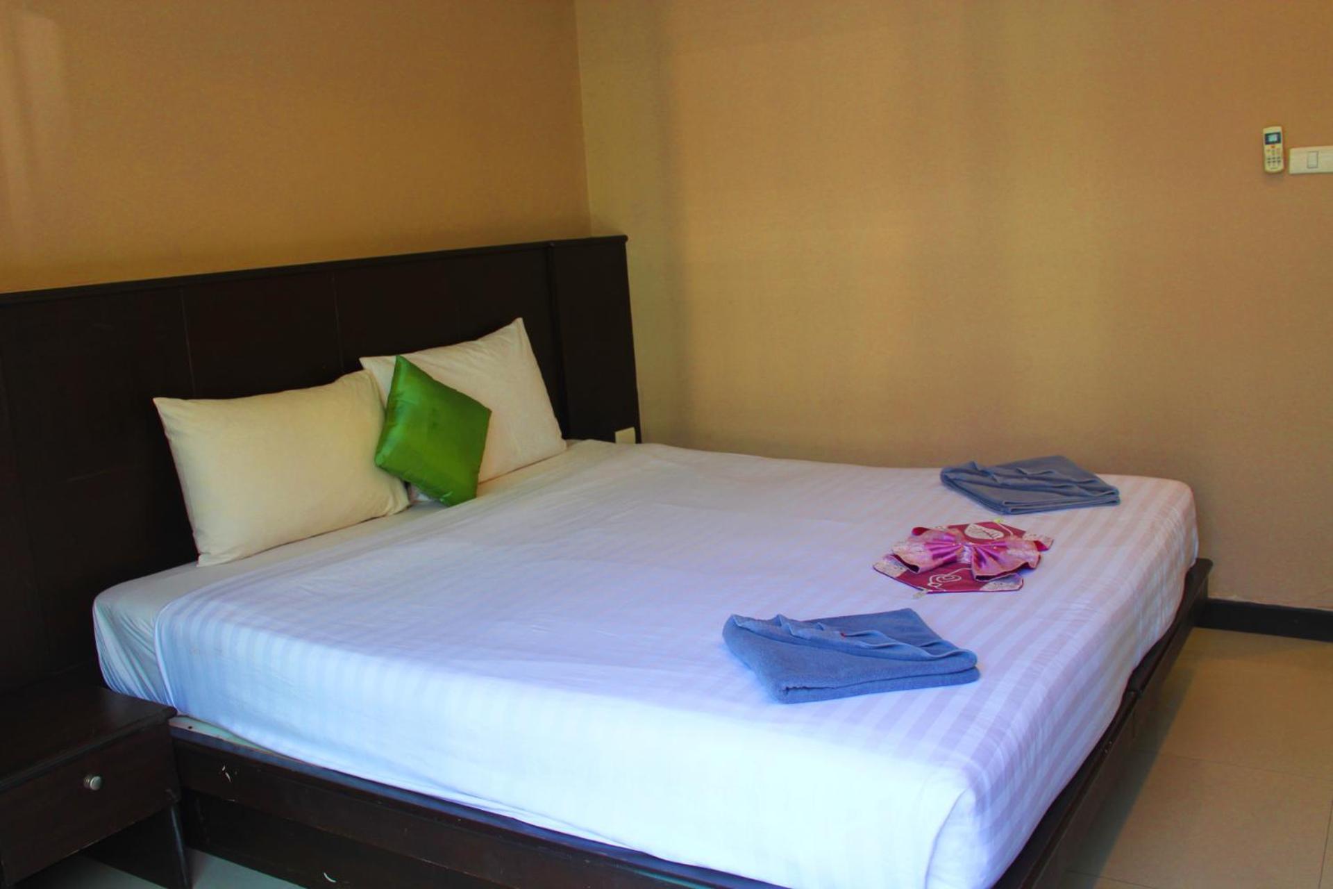 Hollywood Inn Hotel Patong Esterno foto