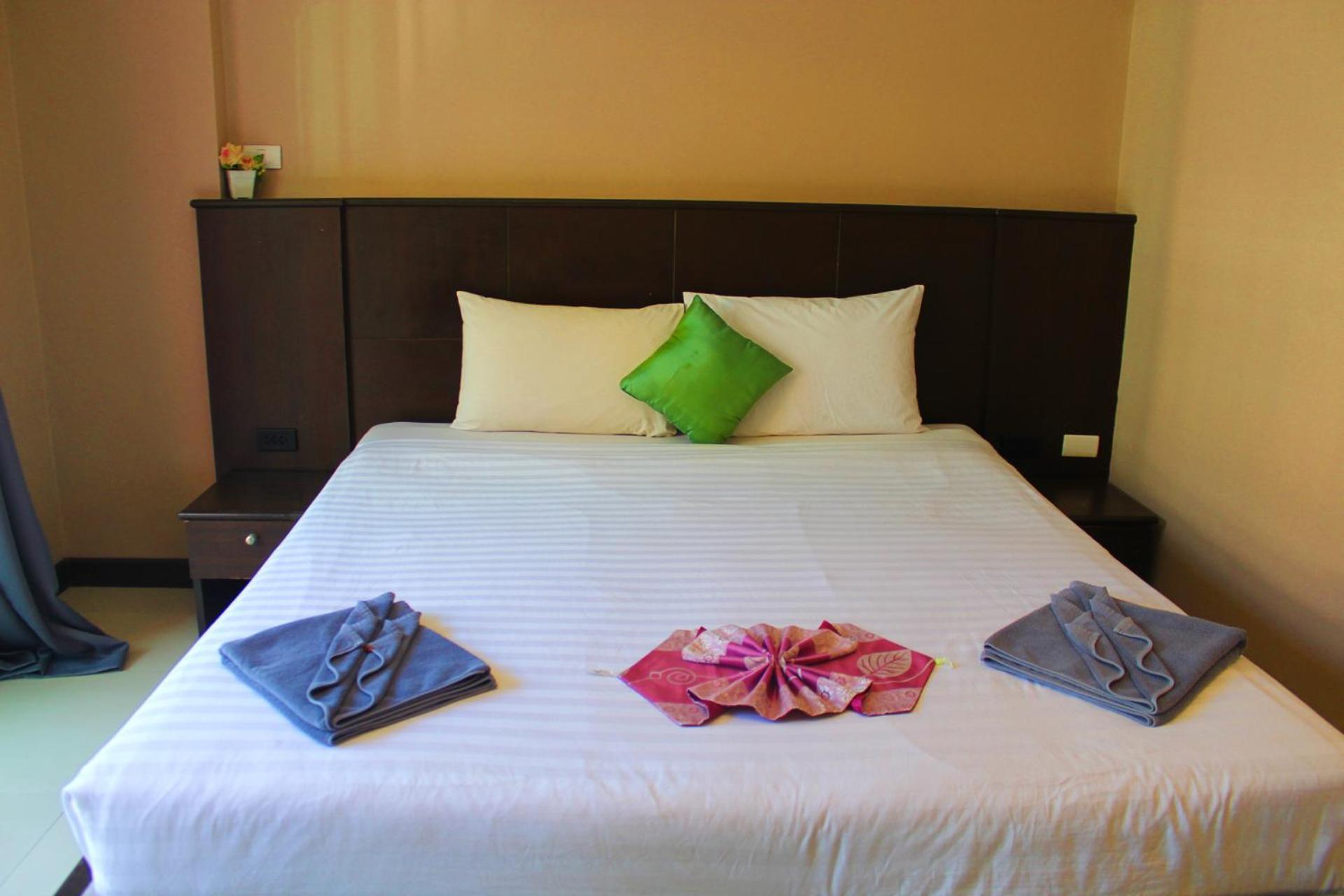 Hollywood Inn Hotel Patong Esterno foto