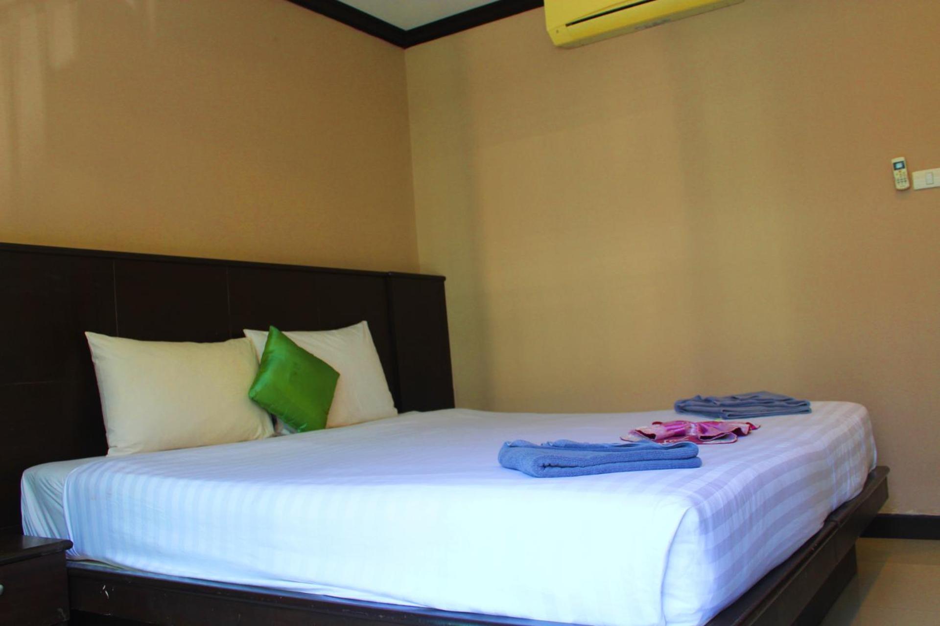 Hollywood Inn Hotel Patong Esterno foto
