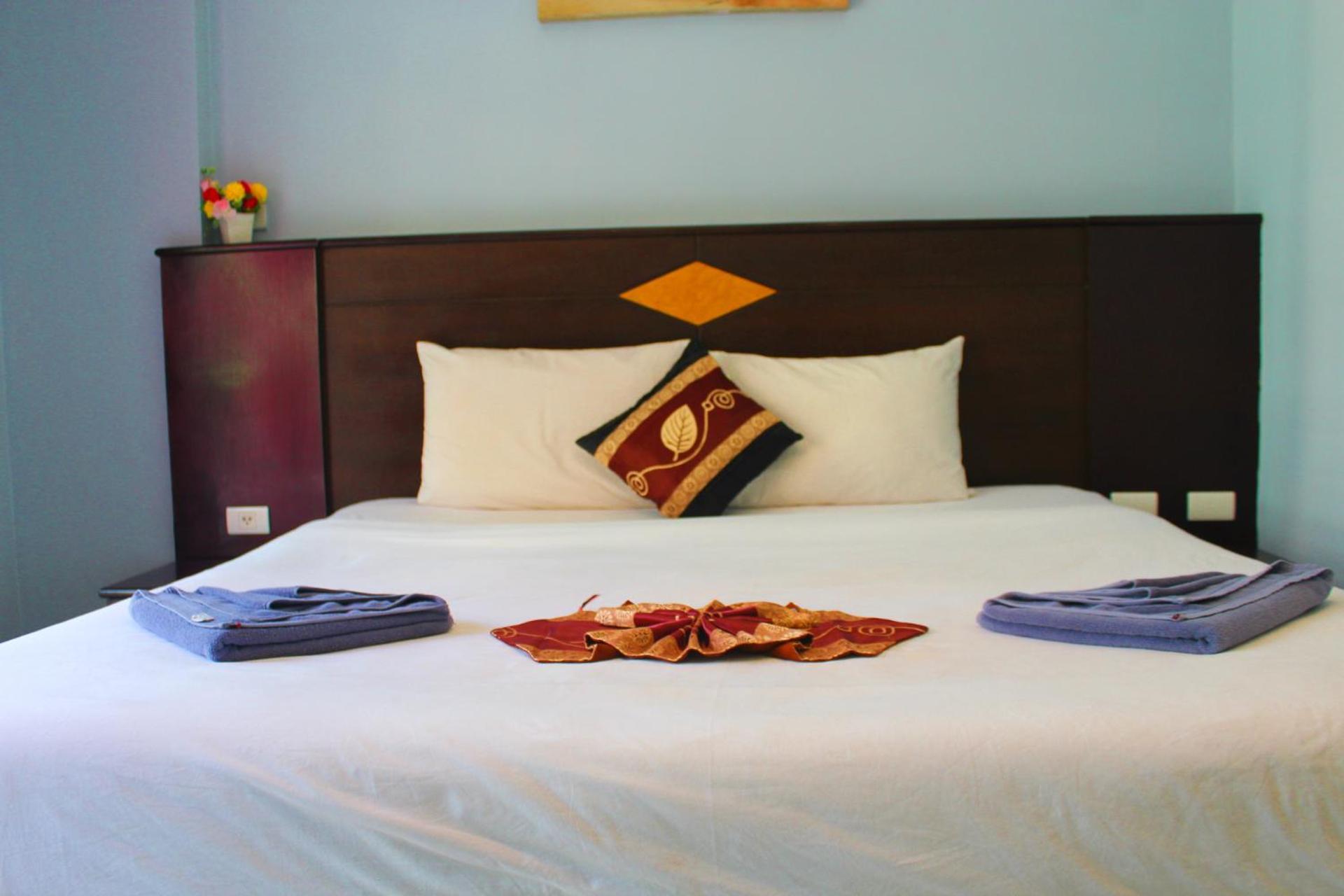 Hollywood Inn Hotel Patong Esterno foto