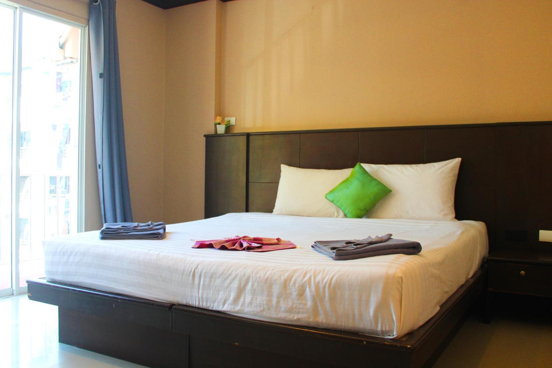 Hollywood Inn Hotel Patong Esterno foto