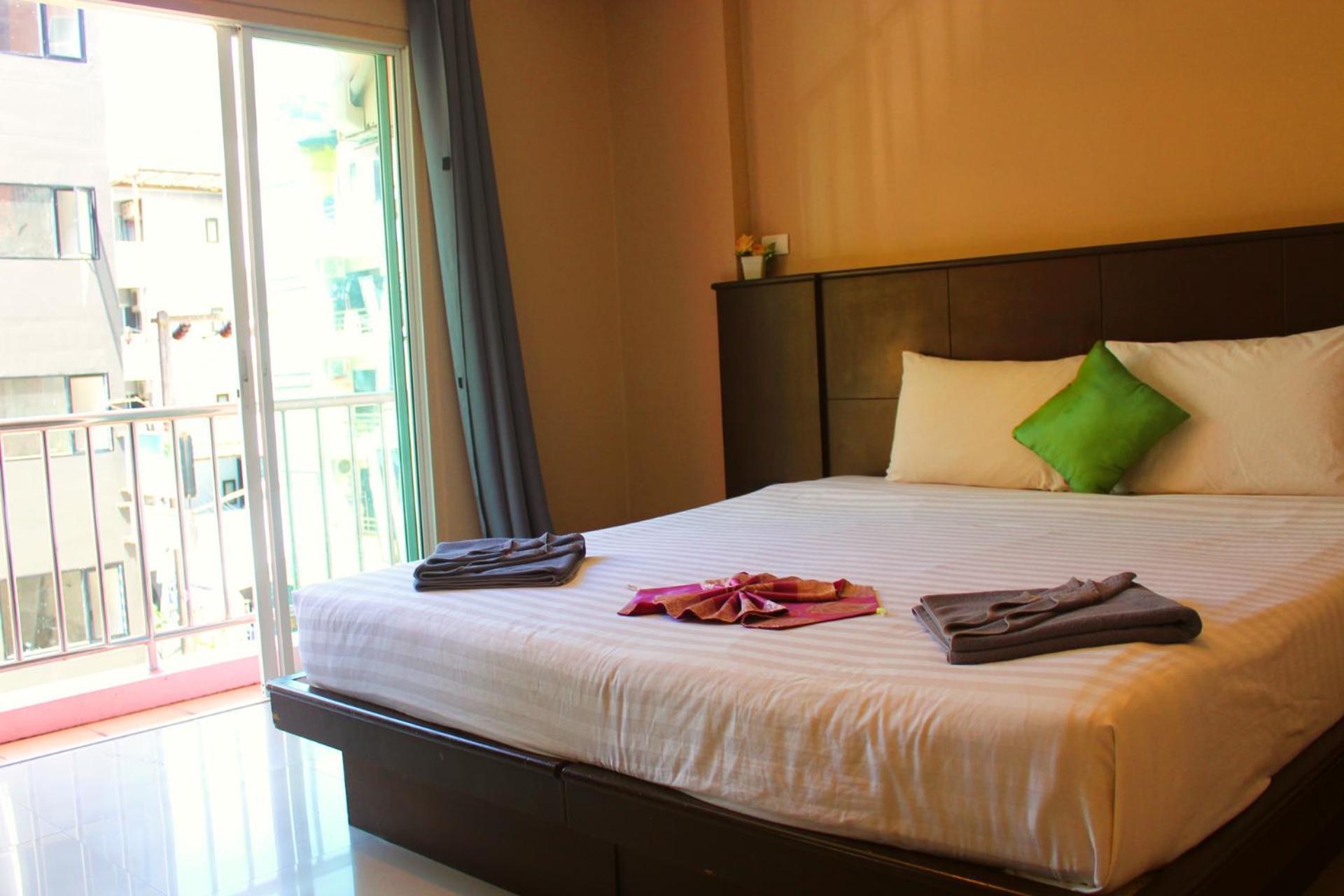 Hollywood Inn Hotel Patong Esterno foto