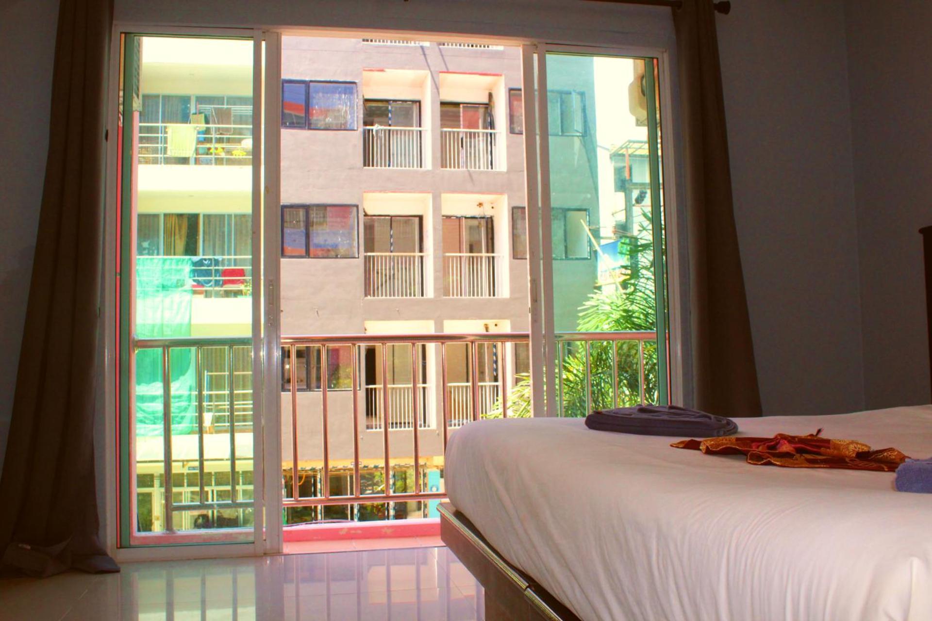 Hollywood Inn Hotel Patong Esterno foto