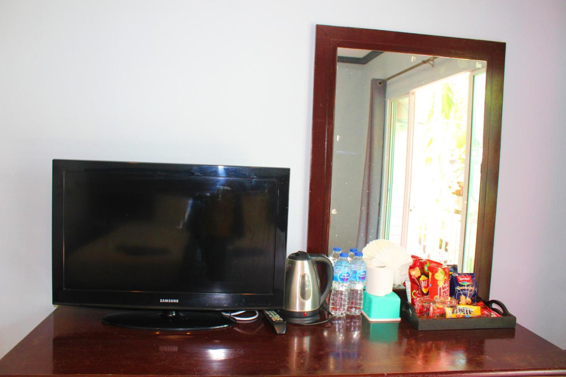 Hollywood Inn Hotel Patong Esterno foto