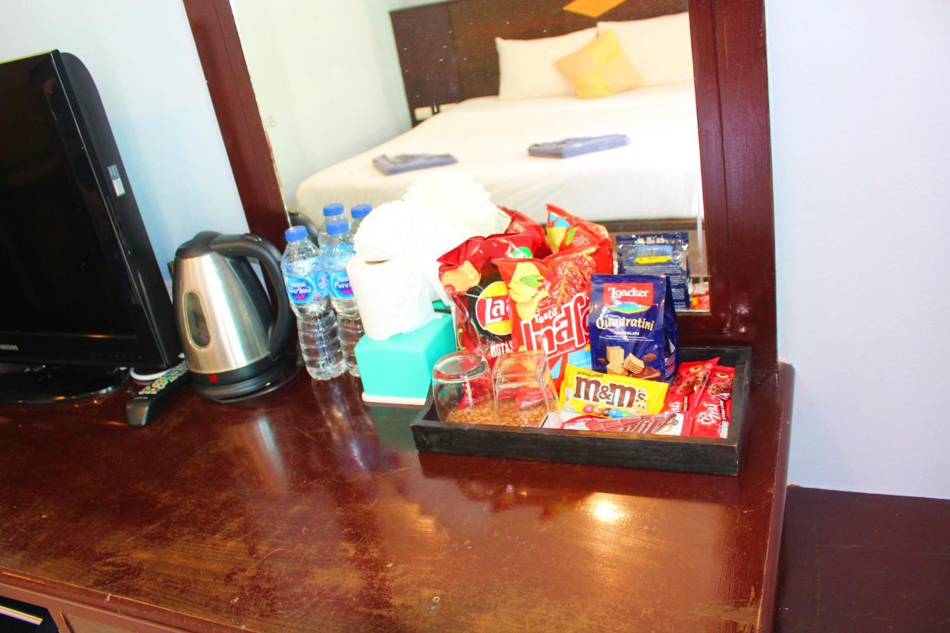 Hollywood Inn Hotel Patong Esterno foto